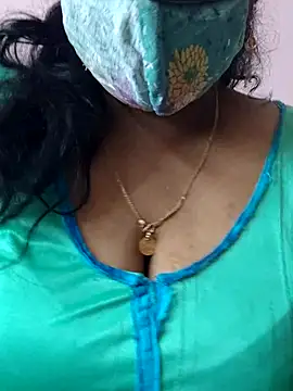 Snapshot of mallu-sumi chatting on 07/09/26, 03:43 mallu-sumi online show from 07/09/26, 03:43