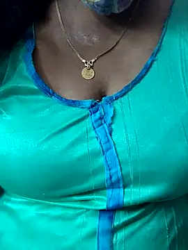 Snapshot of mallu-sumi chatting on 07/12/26, 04:03 mallu-sumi online show from 07/12/26, 04:03