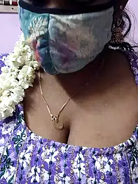 Snapshot of mallu-sumi chatting on 07/18/26, 06:12 mallu-sumi online show from 07/18/26, 06:12