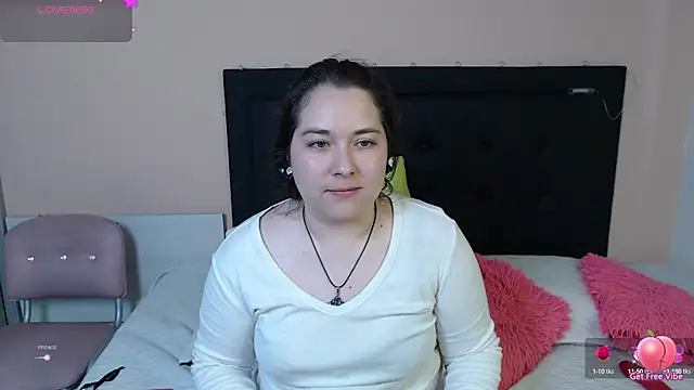 Snapshot of May_Carlier chatting on 02/19/25, 08:41 May Carlier online show from 02/19/25, 08:41