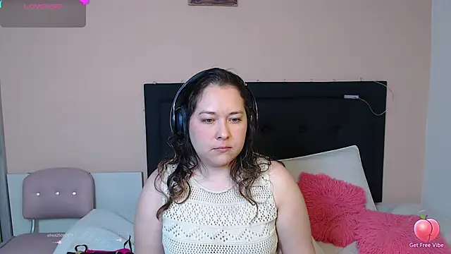 Snapshot of May_Carlier chatting on 03/17/25, 03:36 May Carlier online show from 03/17/25, 03:36