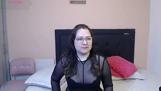 Snapshot of May_Carlier chatting on 03/23/25, 02:15 May Carlier online show from 03/23/25, 02:15