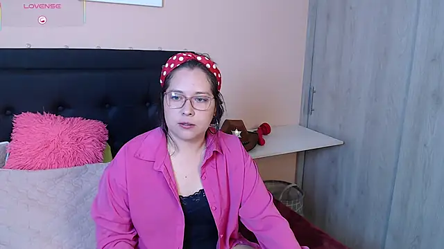 Snapshot of May_Carlier chatting on 09/25/25, 11:30 May Carlier online show from 09/25/25, 11:30