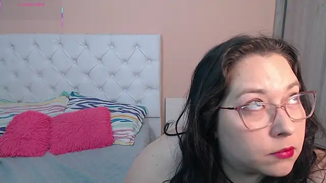 Snapshot of May_Carlier chatting on 12/01/25, 03:11 May Carlier online show from 12/01/25, 03:11