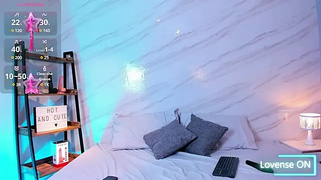 Snapshot of luoyi30 chatting on 02/14/25, 02:12 luoyi30 online show from 02/14/25, 02:12