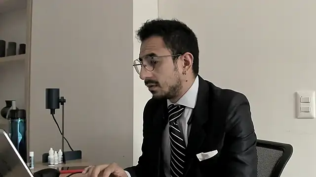 Snapshot of pablo-rincon95 chatting on 01/14/25, 05:12 pablo-rincon95 online show from 01/14/25, 05:12