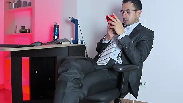 Snapshot of pablo-rincon95 chatting on 02/13/25, 02:42 pablo-rincon95 online show from 02/13/25, 02:42