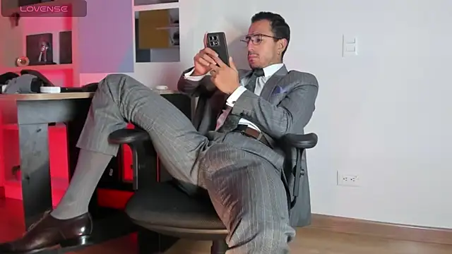 pablo-rincon95 online show from 12/05/25, 11:52