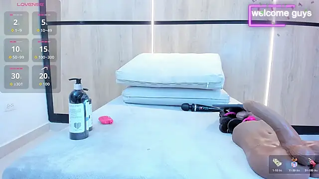 adela chase online show from 11/14/25, 12:53