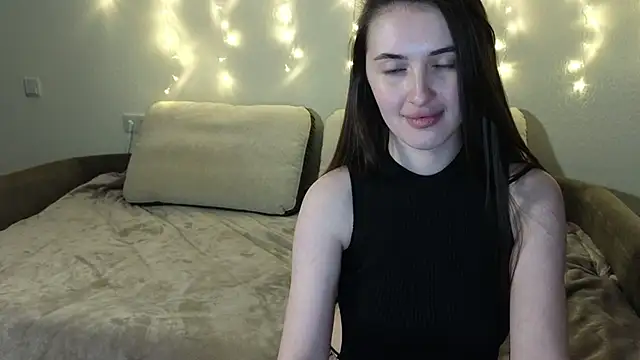 Snapshot of Tutti_Frutt1s chatting on 02/16/25, 07:15 Tutti Frutt1s online show from 02/16/25, 07:15