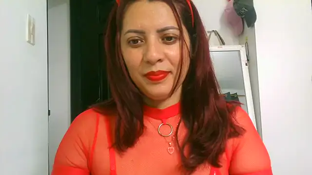 Anne kis online show from 10/31/25, 06:31