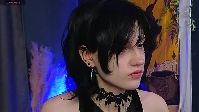 Snapshot of dark_vamp_ chatting on 12/06/24, 09:02 dark vamp online show from 12/06/24, 09:02