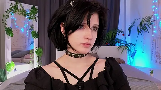 Snapshot of dark_vamp_ chatting on 01/02/25, 08:35 dark vamp online show from 01/02/25, 08:35