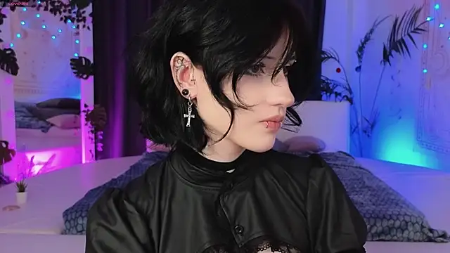 Snapshot of dark_vamp_ chatting on 01/15/25, 11:00 dark vamp online show from 01/15/25, 11:00