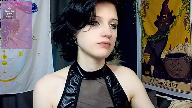 Snapshot of dark_vamp_ chatting on 01/17/25, 06:44 dark vamp online show from 01/17/25, 06:44