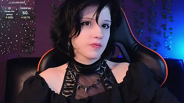 Snapshot of dark_vamp_ chatting on 01/19/25, 12:28 dark vamp online show from 01/19/25, 12:28