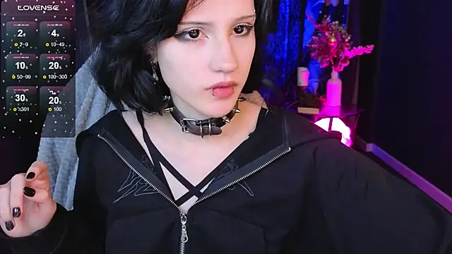 Snapshot of dark_vamp_ chatting on 01/31/25, 12:39 dark vamp online show from 01/31/25, 12:39