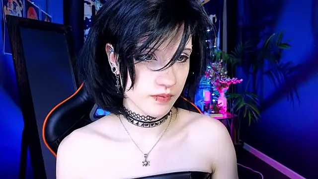 Snapshot of dark_vamp_ chatting on 02/15/25, 02:58 dark vamp online show from 02/15/25, 02:58