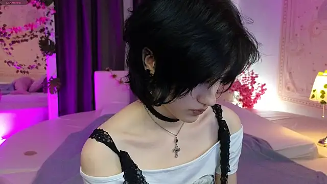 Snapshot of dark_vamp_ chatting on 02/28/25, 10:52 dark vamp online show from 02/28/25, 10:52