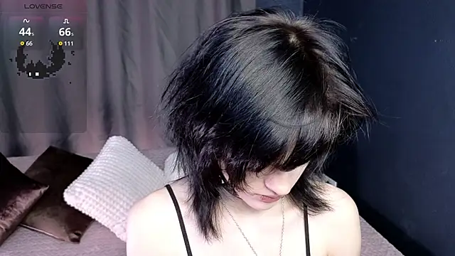 Snapshot of dark_vamp_ chatting on 10/02/25, 01:07 dark vamp online show from 10/02/25, 01:07