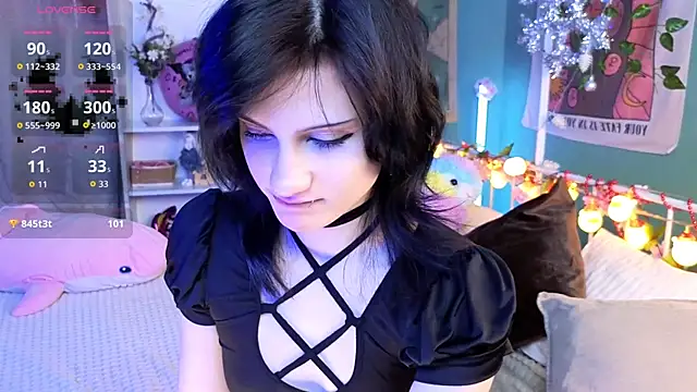 Snapshot of dark_vamp_ chatting on 12/13/25, 07:53 dark vamp online show from 12/13/25, 07:53