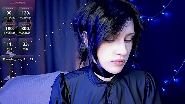 Snapshot of dark_vamp_ chatting on 12/14/25, 06:56 dark vamp online show from 12/14/25, 06:56