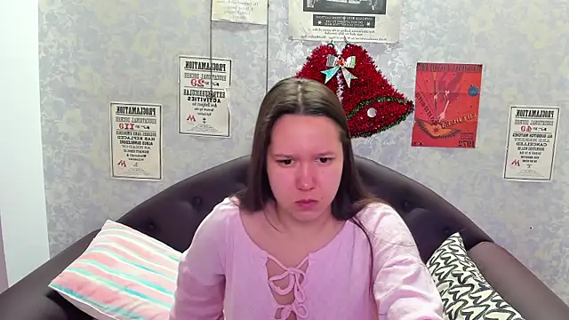 Snapshot of Mira_Karter chatting on 12/18/24, 01:26 Mira Karter online show from 12/18/24, 01:26