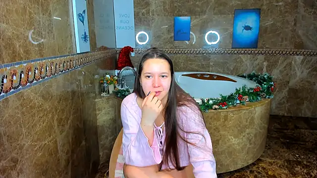 Snapshot of Mira_Karter chatting on 12/20/24, 01:36 Mira Karter online show from 12/20/24, 01:36