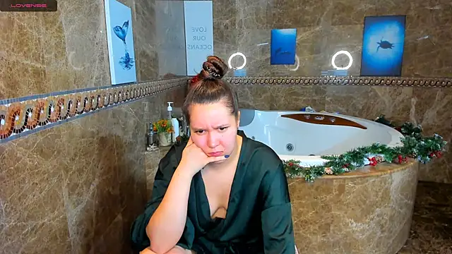 Snapshot of Mira_Karter chatting on 01/12/25, 04:52 Mira Karter online show from 01/12/25, 04:52