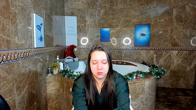 Snapshot of Mira_Karter chatting on 01/18/25, 01:30 Mira Karter online show from 01/18/25, 01:30