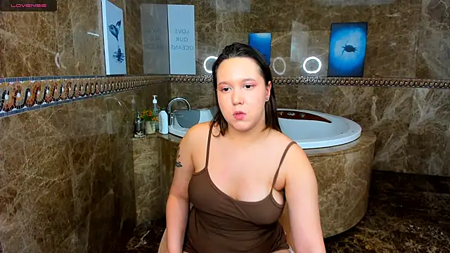 Snapshot of Mira_Karter chatting on 01/29/25, 08:08 Mira Karter online show from 01/29/25, 08:08