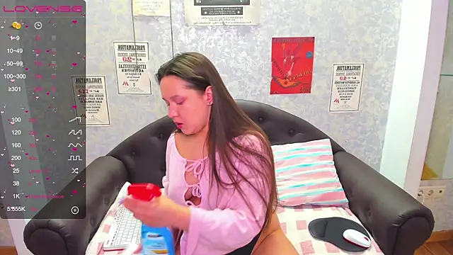 Snapshot of Mira_Karter chatting on 03/01/25, 08:34 Mira Karter online show from 03/01/25, 08:34