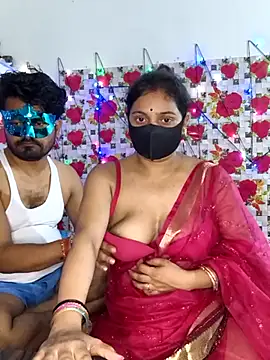 Snapshot of PeaCoooock chatting on 10/05/25, 07:01 PeaCoooock online show from 10/05/25, 07:01