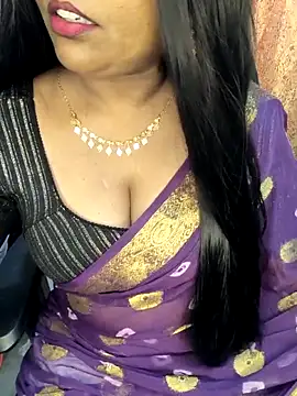 Snapshot of honey-sexy chatting on 02/09/26, 06:39 honey-sexy online show from 02/09/26, 06:39