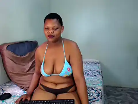 FoxyFataleX online show from 01/01/25, 12:00