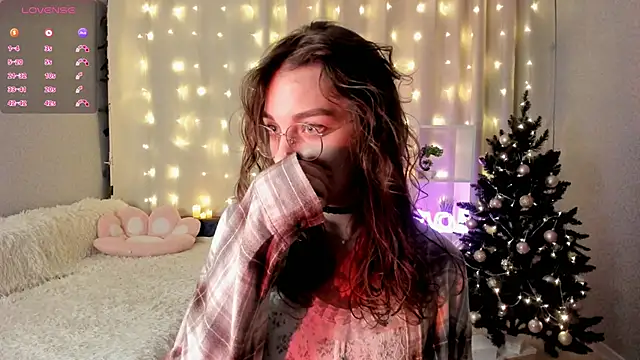 Snapshot of AraCopple chatting on 01/05/25, 05:41 AraCopple online show from 01/05/25, 05:41