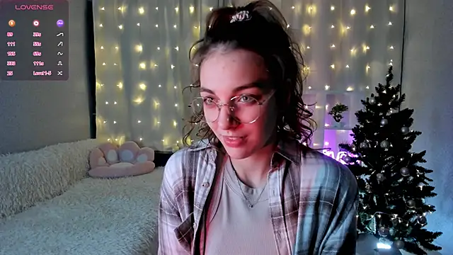 Snapshot of AraCopple chatting on 01/10/25, 12:59 AraCopple online show from 01/10/25, 12:59