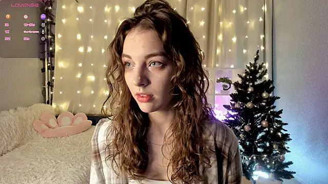 Snapshot of AraCopple chatting on 01/11/25, 05:18 AraCopple online show from 01/11/25, 05:18