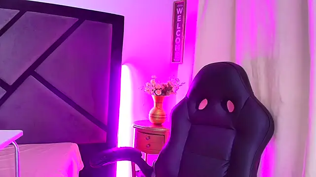 GabrielaDurann online show from 10/30/25, 08:31