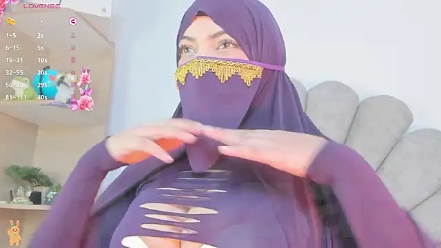 Snapshot of Amaltea chatting on 12/14/25, 06:12 Amaltea online show from 12/14/25, 06:12