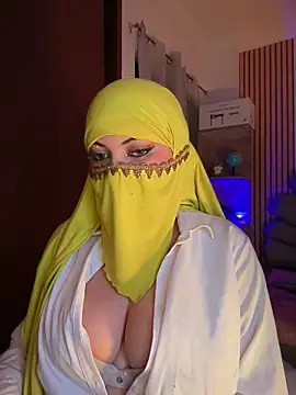 Snapshot of Amaltea chatting on 03/01/26, 04:14 Amaltea online show from 03/01/26, 04:14