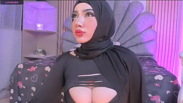 Snapshot of Amaltea chatting on 03/22/26, 02:42 Amaltea online show from 03/22/26, 02:42