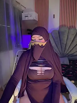 Snapshot of Amaltea chatting on 04/10/26, 04:23 Amaltea online show from 04/10/26, 04:23