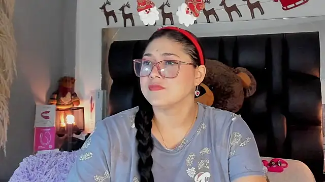 Snapshot of meikochoe chatting on 12/18/25, 07:09 meikochoe online show from 12/18/25, 07:09