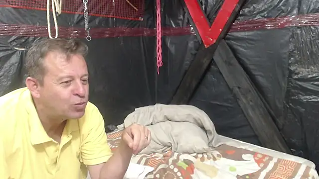 Snapshot of ZuriandAlex chatting on 01/07/25, 04:18 ZuriandAlex online show from 01/07/25, 04:18