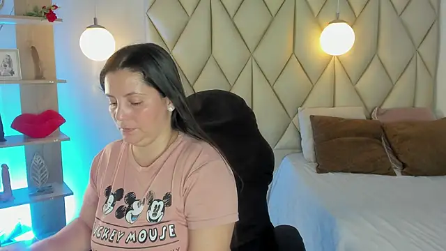 Snapshot of angelswets chatting on 06/02/26, 01:57 angelswets online show from 06/02/26, 01:57