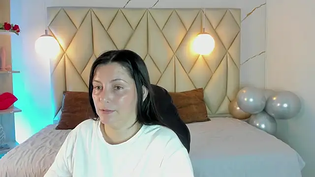 Snapshot of angelswets chatting on 06/26/26, 02:10 angelswets online show from 06/26/26, 02:10
