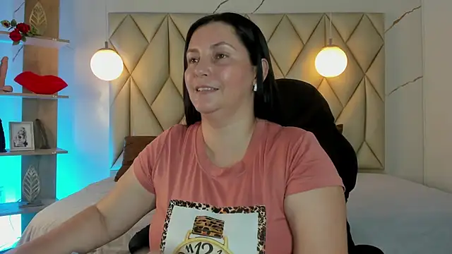 Snapshot of angelswets chatting on 07/12/26, 01:46 angelswets online show from 07/12/26, 01:46