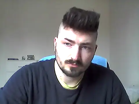 Snapshot of Hkl95555 chatting on 04/12/26, 11:04 Hkl95555 online show from 04/12/26, 11:04