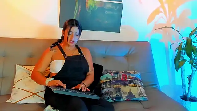 karla 999 online show from 02/04/25, 11:38